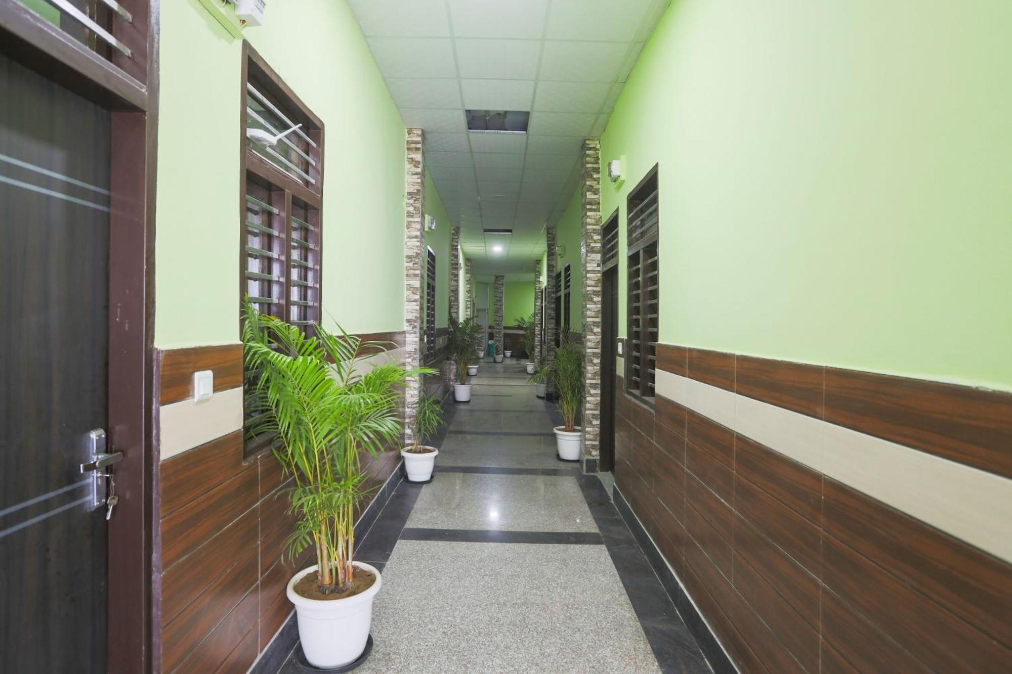 Capital O A-One Hotel Manesar Exterior photo