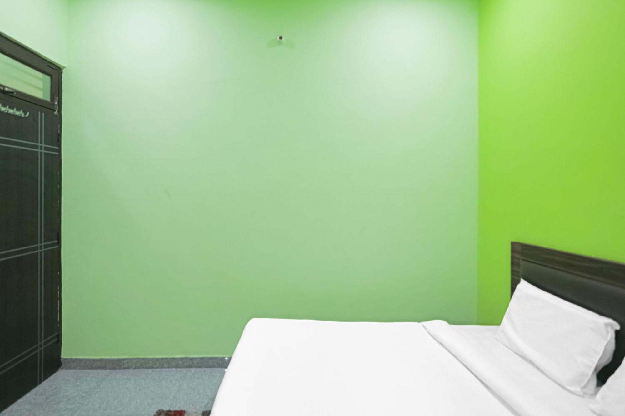 Capital O A-One Hotel Manesar Exterior photo