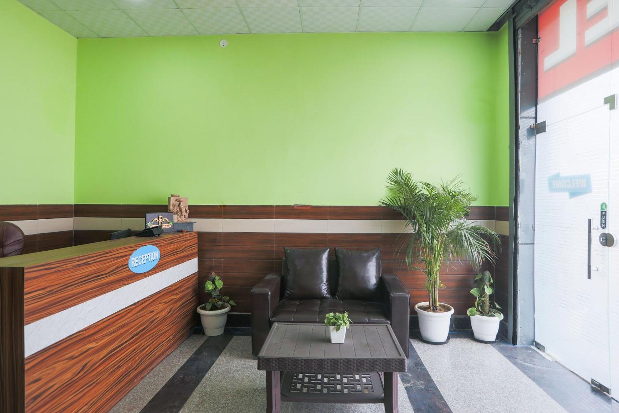 Capital O A-One Hotel Manesar Exterior photo