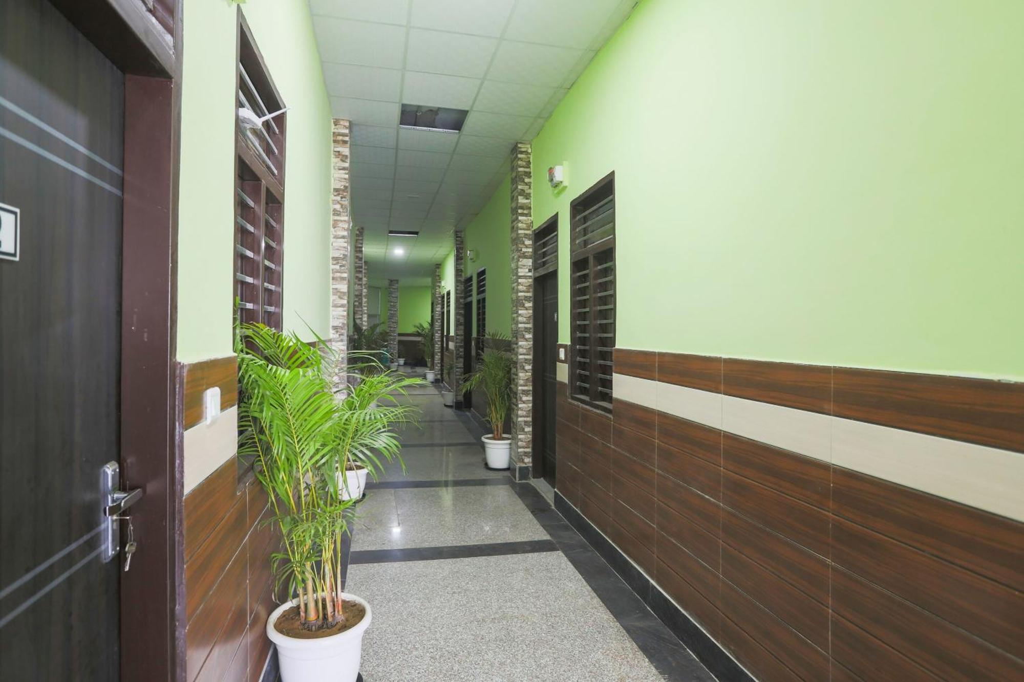 Capital O A-One Hotel Manesar Exterior photo