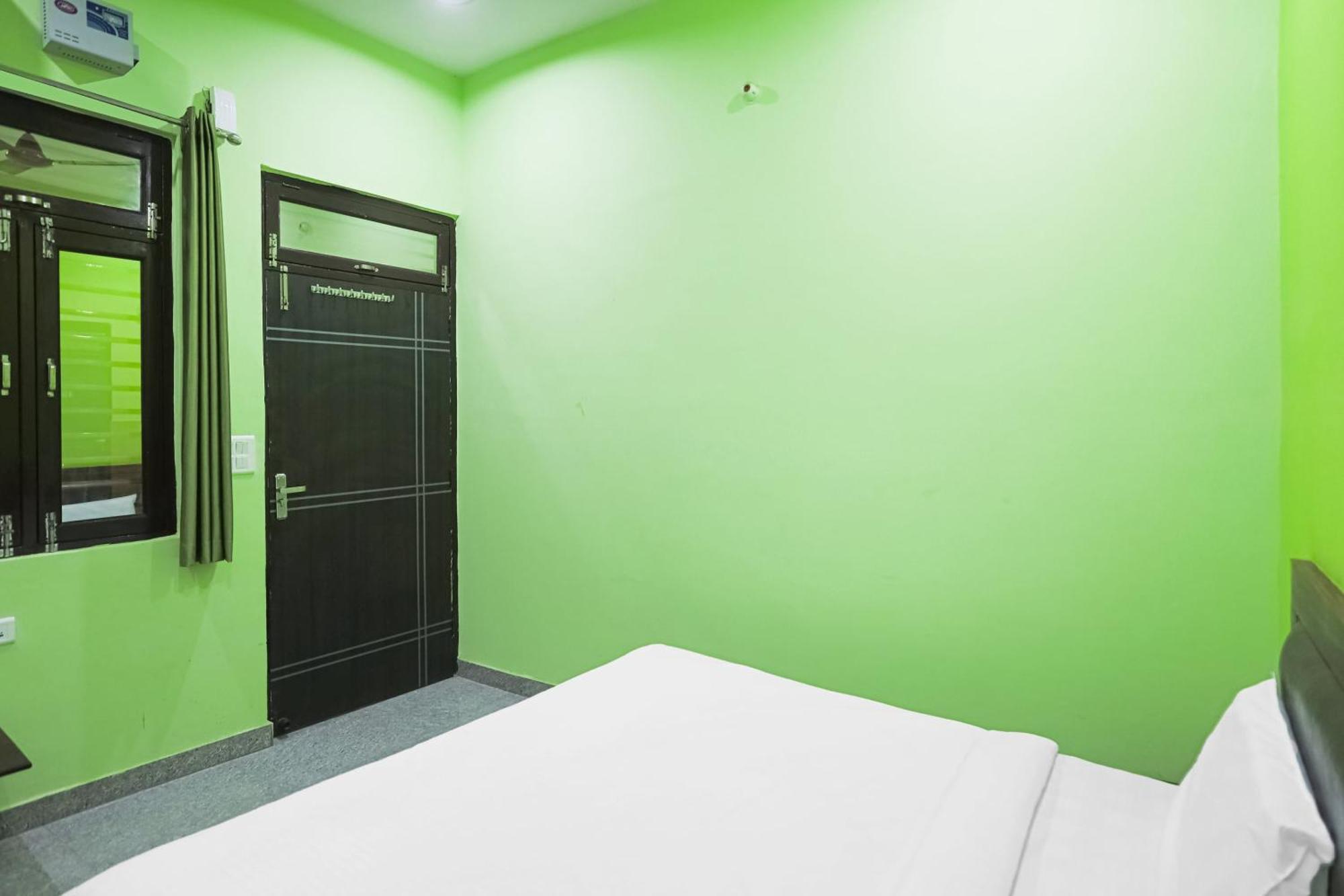 Capital O A-One Hotel Manesar Exterior photo